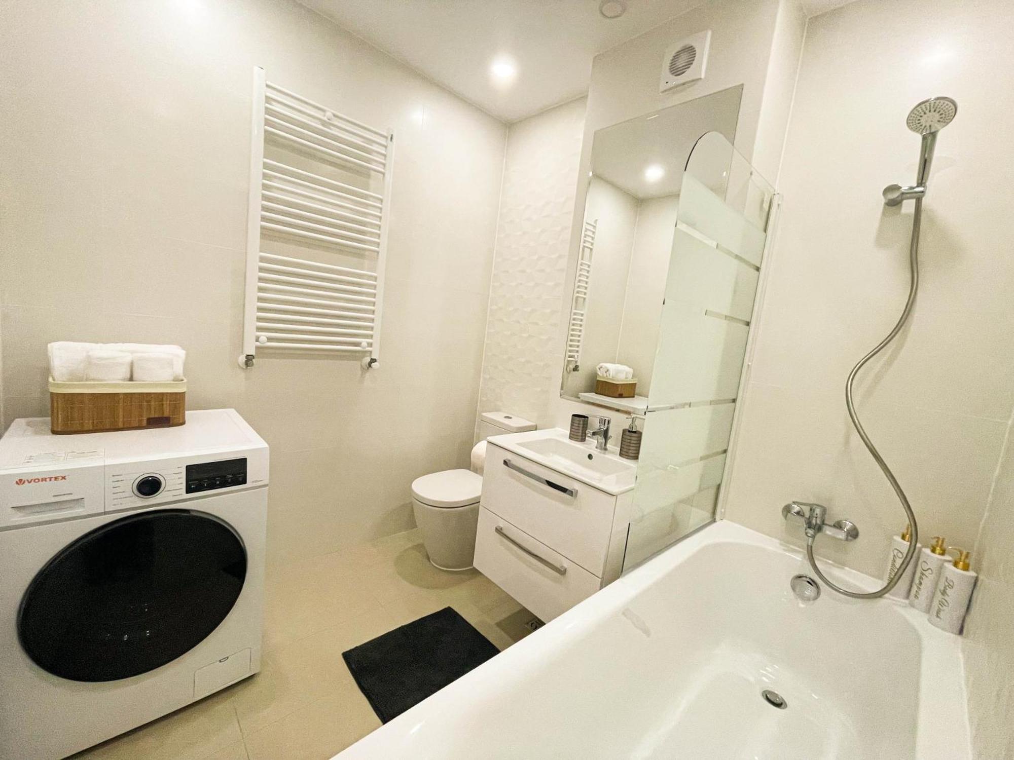 Metropolis Elegance Lejlighed Bukarest Eksteriør billede